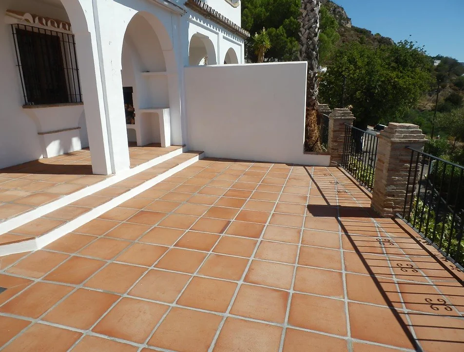 OCS - Constructions and services - PROJECTS - Exterior refurbishment in Mijas la Nueva