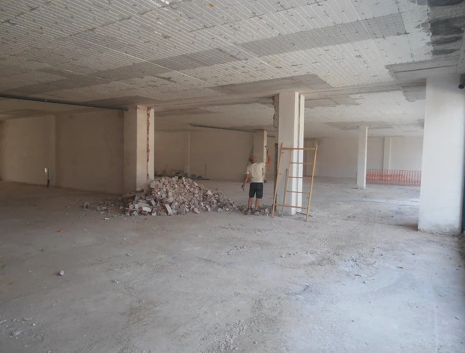 OCS - Constructions and services - PROJECTS - Refurbishment of local furniture shop in Marbella