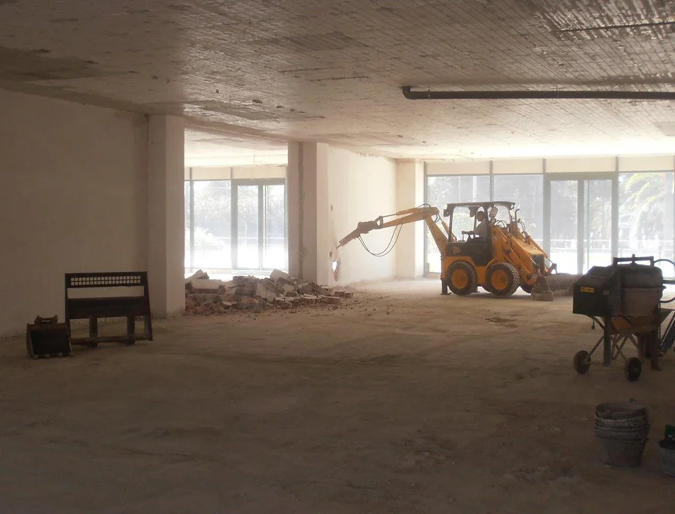 OCS - Constructions and services - PROJECTS - Refurbishment of local furniture shop in Marbella