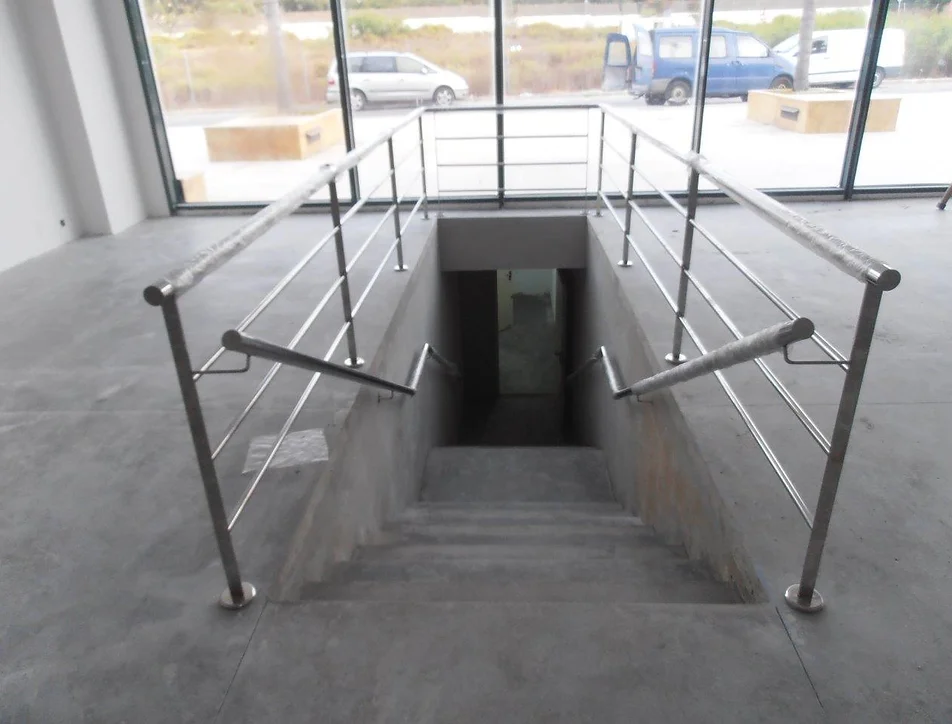 OCS - Constructions and services - PROJECTS - Refurbishment of local furniture shop in Marbella